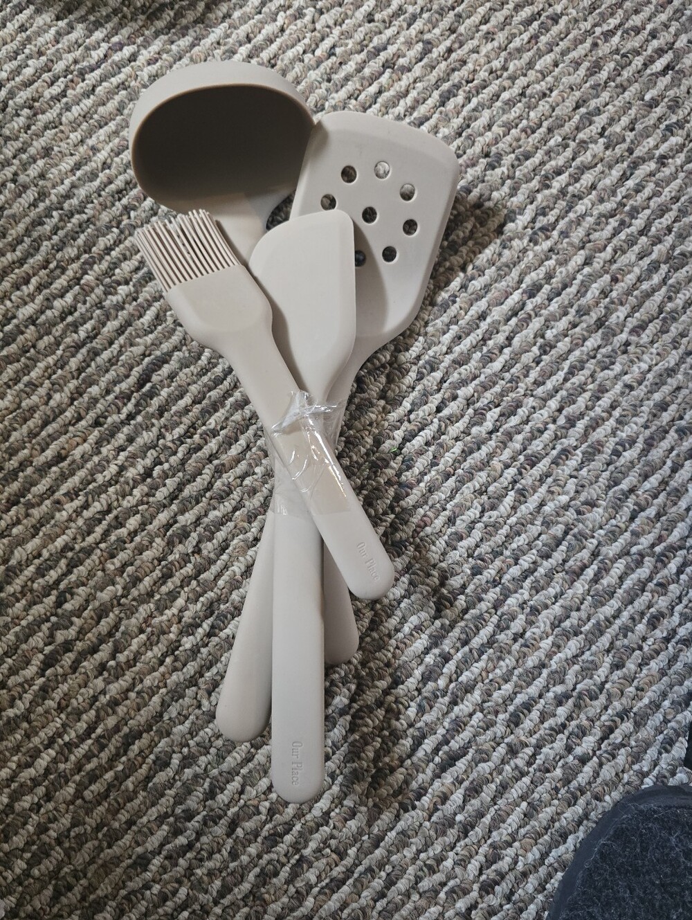 Neutral Silicone Kitchen Utensil Set - Beige